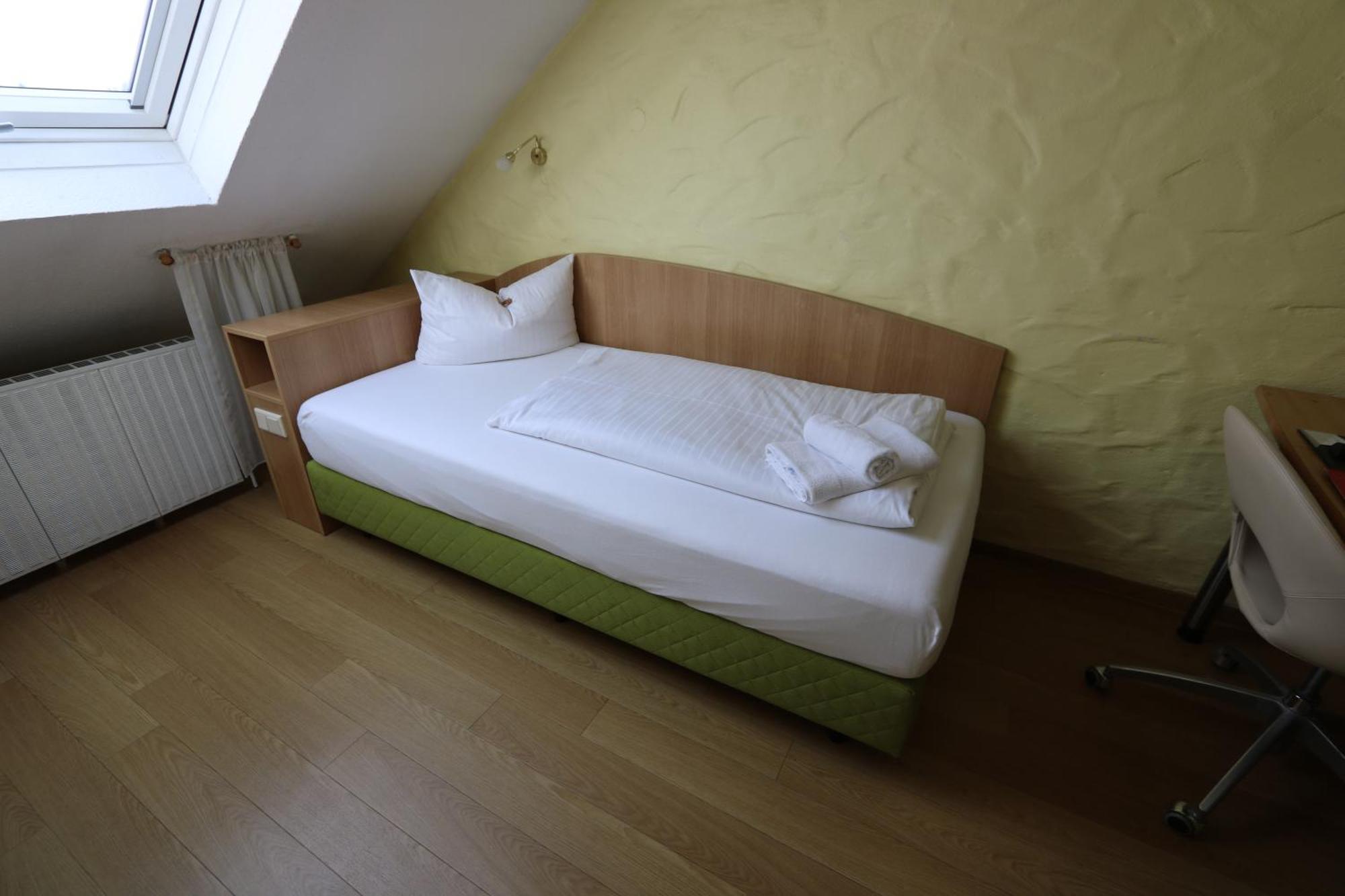 Hotel Avenue Altenfurt Norimberga Esterno foto