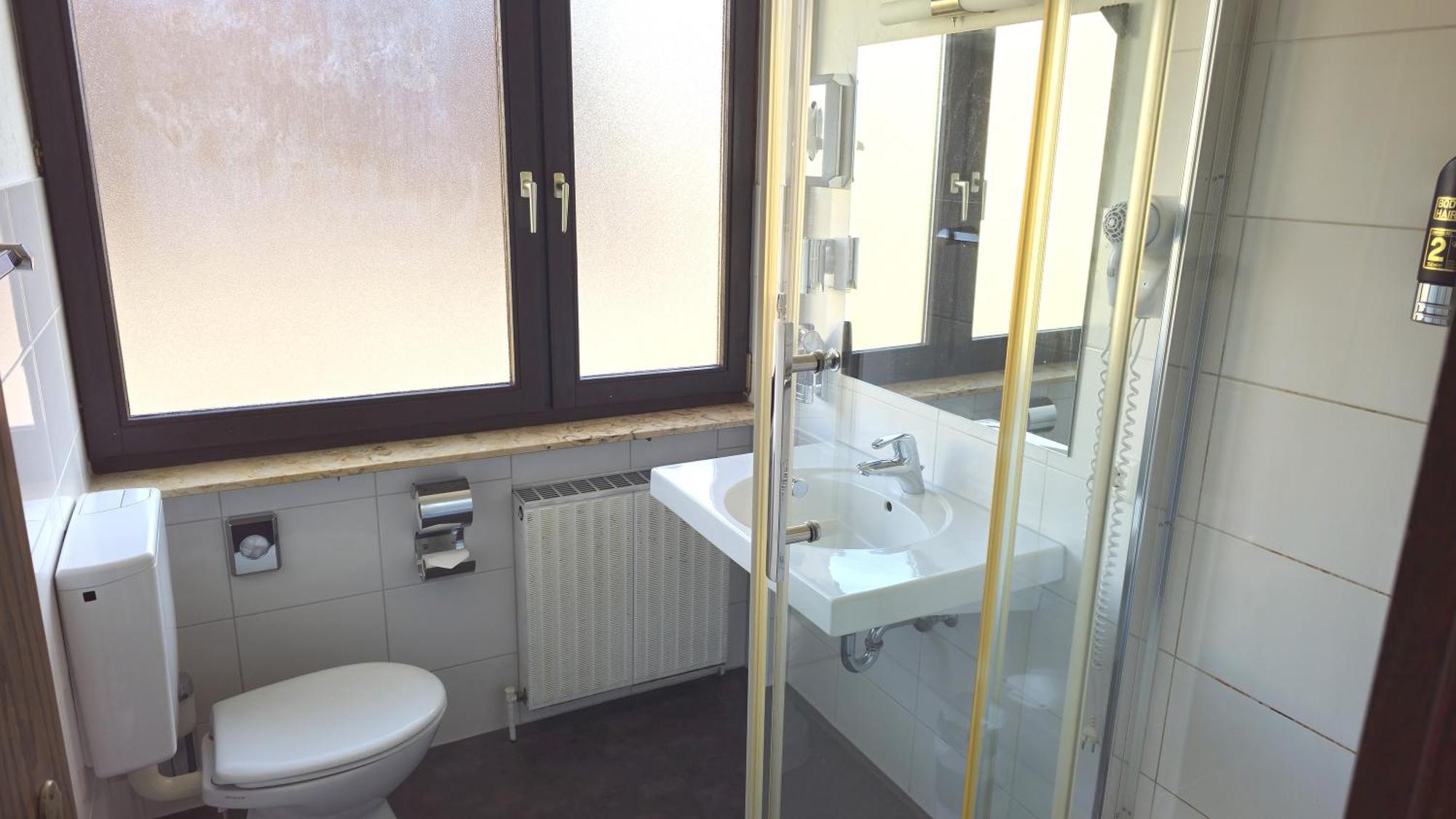 Hotel Avenue Altenfurt Norimberga Esterno foto