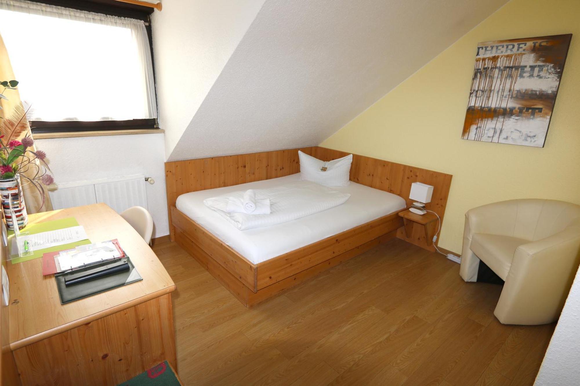 Hotel Avenue Altenfurt Norimberga Esterno foto