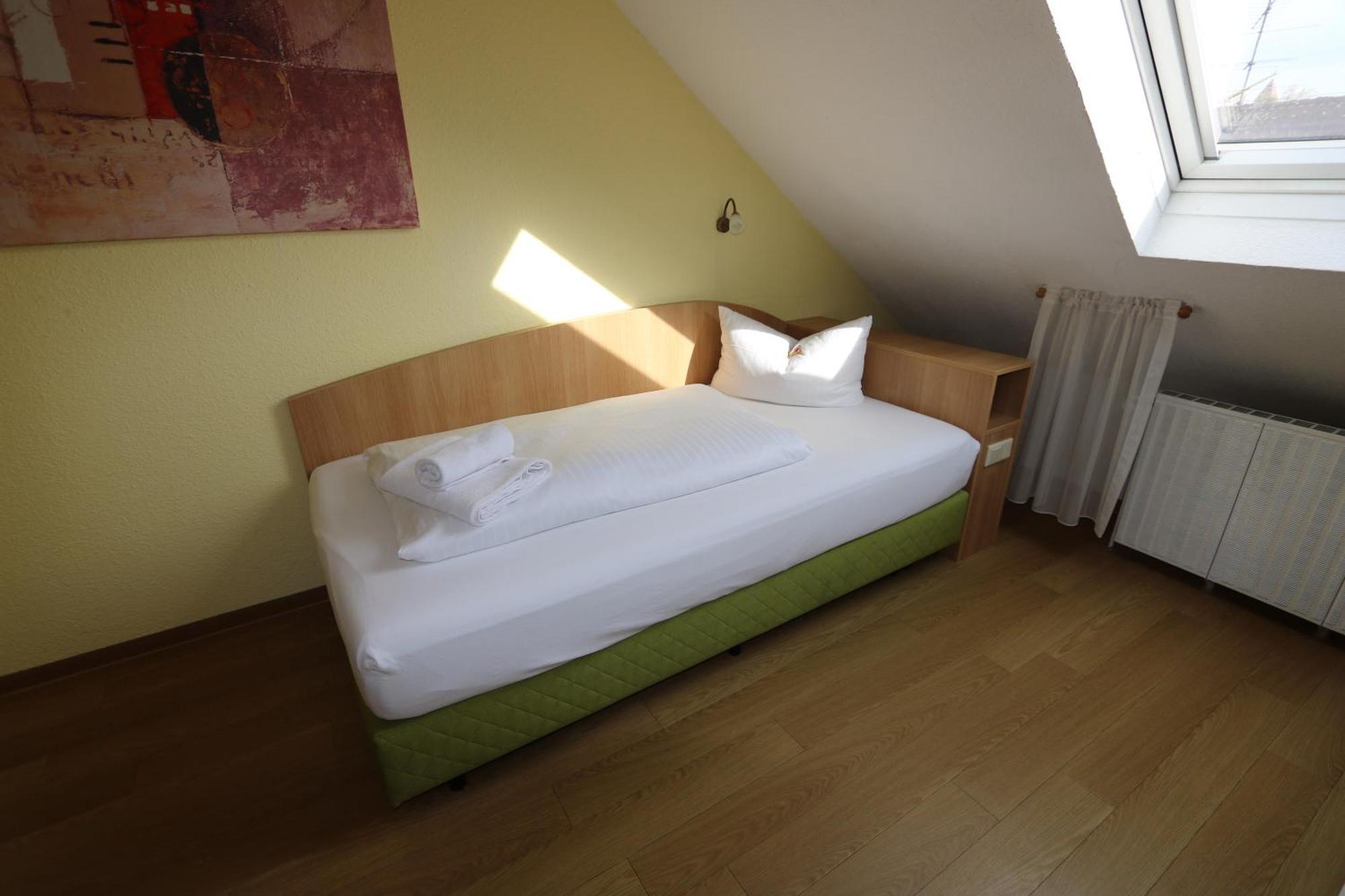 Hotel Avenue Altenfurt Norimberga Esterno foto