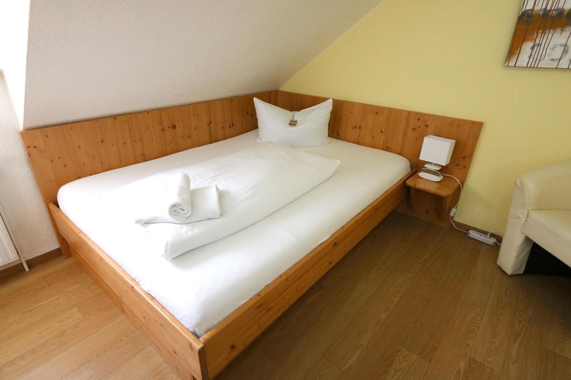 Hotel Avenue Altenfurt Norimberga Esterno foto
