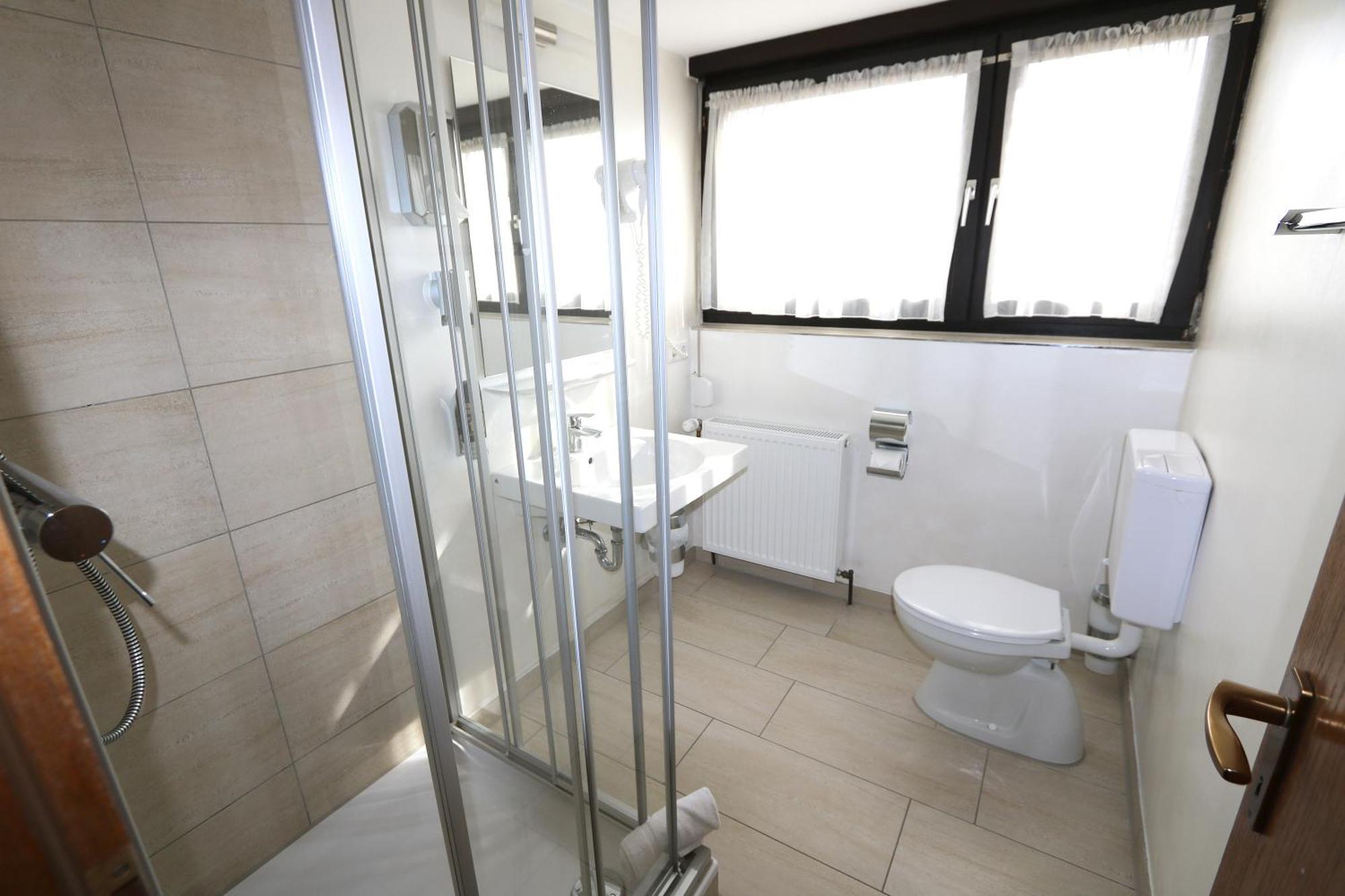 Hotel Avenue Altenfurt Norimberga Esterno foto