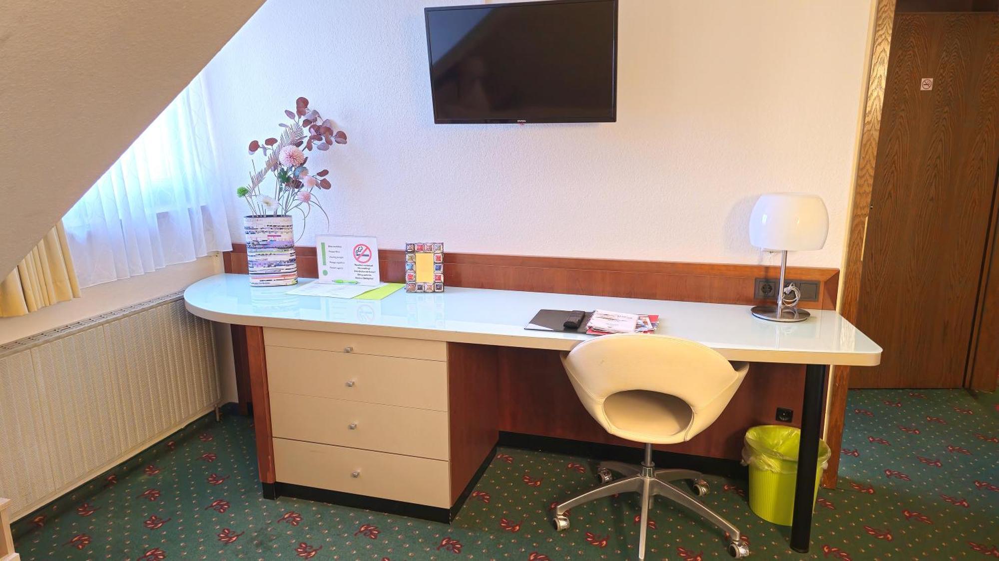 Hotel Avenue Altenfurt Norimberga Esterno foto