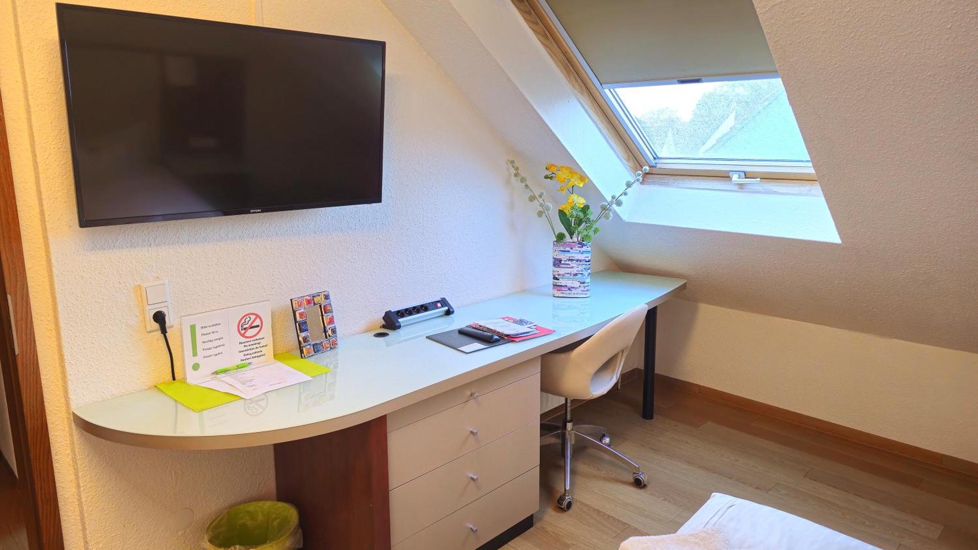Hotel Avenue Altenfurt Norimberga Esterno foto